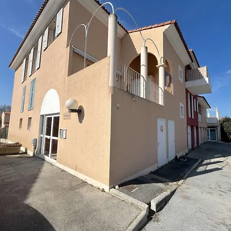 Spacieux 3 Pieces, Climatise Avec Parking A Saint-raphael - Fr-1-226a-202 Lejlighed *